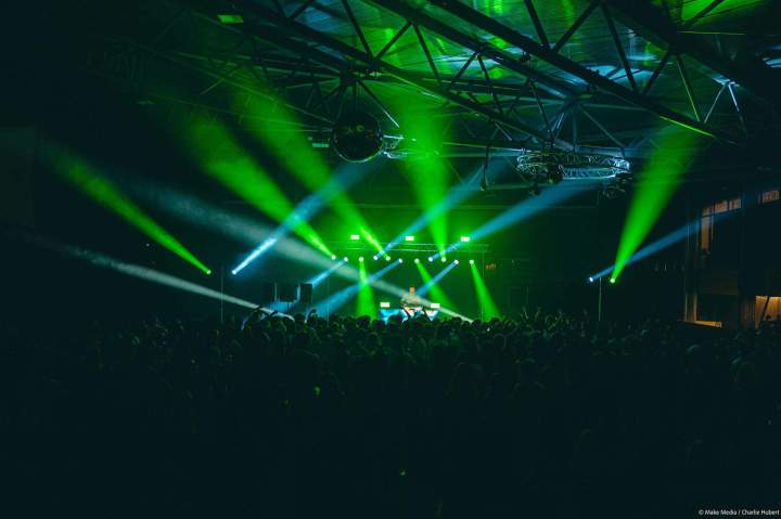 Animation DJ avec jeux de lumière Grenoble